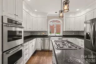 9408 Sardis Glen Dr, Matthews, NC 28105 - Photo 14