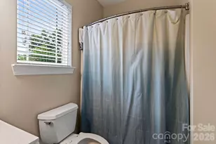 40 Hyannis Dr, Asheville, NC 28804 - Photo 32