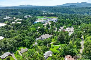 40 Hyannis Dr, Asheville, NC 28804 - Photo 10