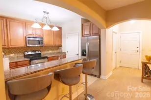 40 Hyannis Dr, Asheville, NC 28804 - Photo 10