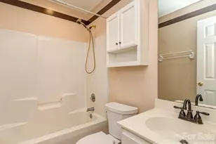 13050 Planters Row Dr, Charlotte, NC 28278 - Photo 20