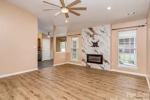 13050 Planters Row Dr, Charlotte, NC 28278 - Photo 6