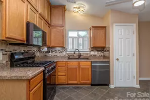 13050 Planters Row Dr, Charlotte, NC 28278 - Photo 10