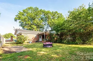 283 15th St SE, Hickory, NC 28602 - Photo 10