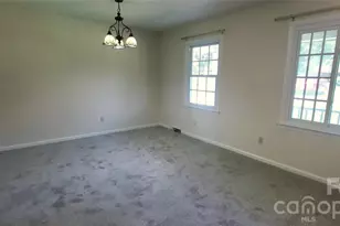 192 Sigmon Rd, Statesville, NC 28677 - Photo 6