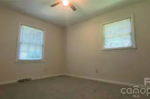 192 Sigmon Rd, Statesville, NC 28677 - Photo 8