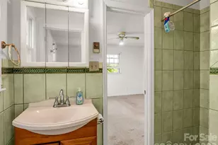 926 Toxaway Ct, Hendersonville, NC 28791 - Photo 14
