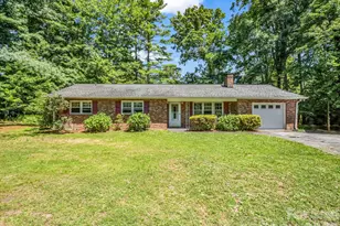 926 Toxaway Ct, Hendersonville, NC 28791 - Photo 2