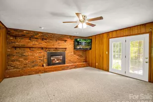 926 Toxaway Ct, Hendersonville, NC 28791 - Photo 8