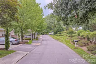 39 N Creekside Ct, Hendersonville, NC 28791 - Photo 32