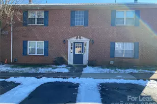 5819 Hunting Ridge Ln, Charlotte, NC 28212 - Photo 1