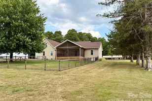 1027 Tabor Rd, Olin, NC 28660 - Photo 4