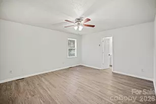 304 Julia Dr, Lincolnton, NC 28092 - Photo 16
