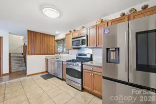 198 Hickory Hill Cir, Spruce Pine, NC 28777 - Photo 6