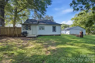 126 Phillips Dr, Forest City, NC 28043 - Photo 14