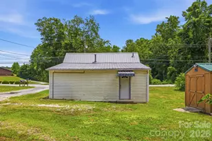 43 N Highland Ave, Granite Falls, NC 28630 - Photo 16