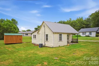 43 N Highland Avenue, Granite Falls, NC 28630 - Photo 2