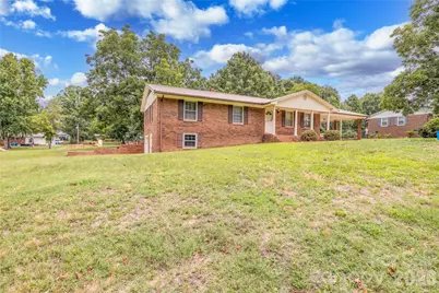2209 Woodhurst Lane, Albemarle, NC 28001 - Photo 2