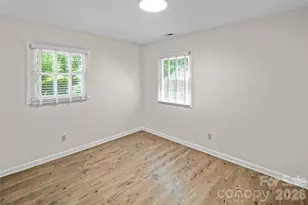 1212 Oakland St, Hendersonville, NC 28792 - Photo 18