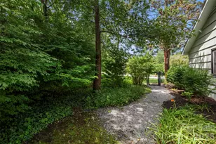 1212 Oakland St, Hendersonville, NC 28792 - Photo 28