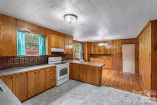 194 Virginia Dr, Marion, NC 28752 - Photo 8