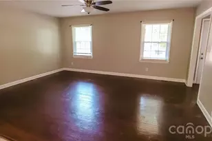 6315 Spring Garden Ln, Charlotte, NC 28213 - Photo 6