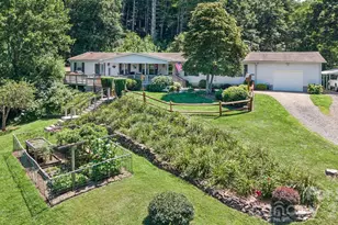 185 Trout Water Cir, Burnsville, NC 28714 - Photo 2