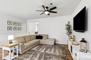 2037 Howell Crk Wy, Charlotte, NC 28215 - Photo 6