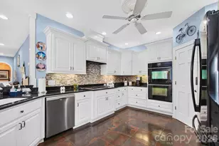 504 Sea Vista Ln, North Myrtle Beach, SC 29582 - Photo 10