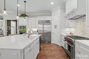 10530 Sweetleaf Pl, Charlotte, NC 28278 - Photo 12