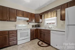 1765 Haywood Manor Rd, Hendersonville, NC 28791 - Photo 14