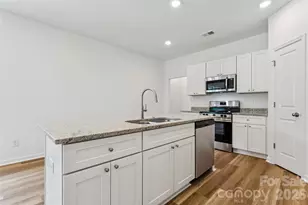 223 W 11th St, Salisbury, NC 28144 - Photo 8