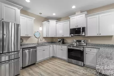 1640 Farmington Hills Drive, Conover, NC 28613 - Photo 10