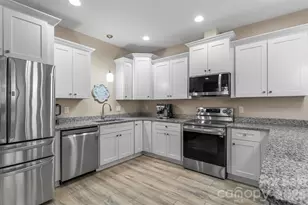 1640 Farmington Hills Dr, Conover, NC 28613 - Photo 10