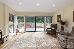 301 Crowfields Ln, Asheville, NC 28803 - Photo 2