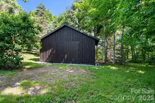300 Licklog Mountain Trl, Burnsville, NC 28714 - Photo 32