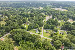 2639 Springbrook Cir, Gastonia, NC 28052 - Photo 32