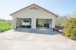1368 Cajah Mountain Rd, Hudson, NC 28638 - Photo 16