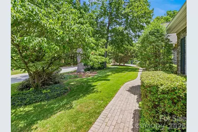1005 Windsor Drive, Asheville, NC 28803 - Photo 4