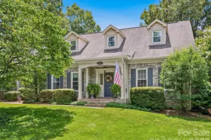 1005 Windsor Dr, Asheville, NC 28803 - Photo 2