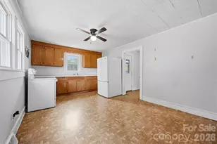 592 Main St, Hudson, NC 28638 - Photo 8
