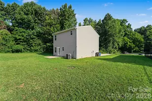 213 Wolf Creek Ln, Statesville, NC 28625 - Photo 12