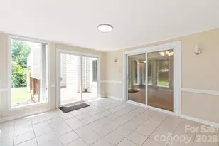 8410 Cricket Lake Dr, Charlotte, NC 28277 - Photo 16