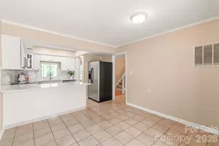 8410 Cricket Lake Dr, Charlotte, NC 28277 - Photo 8