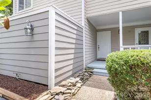 8410 Cricket Lake Dr, Charlotte, NC 28277 - Photo 4
