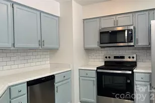 7506 Batavia Ln, Charlotte, NC 28213 - Photo 10