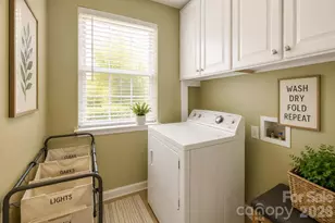 10303 Baskerville Ave, Charlotte, NC 28269 - Photo 18
