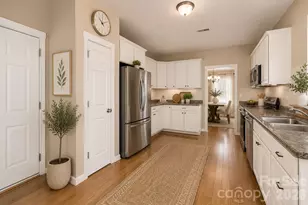 10303 Baskerville Ave, Charlotte, NC 28269 - Photo 10