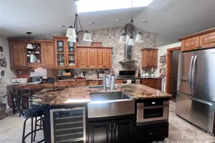1355 Moonshine Mountain Rd, Burnsville, NC 28714 - Photo 4