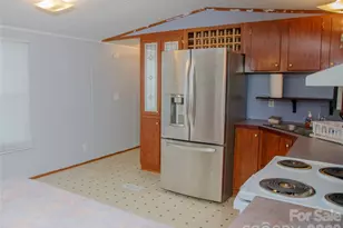 118 Country View Rd, Statesville, NC 28625 - Photo 4